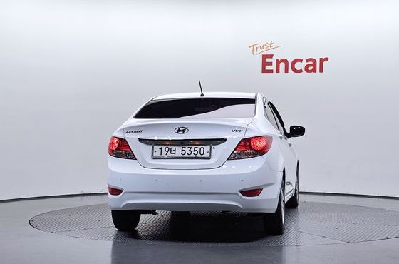 Hyundai Accent 1.4 VVT Premier — пробег 63 570 км — фото 4 из 5