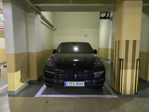 Porsche Cayenne 4.0 Turbo — пробег 15 000 км — фото 1 из 5