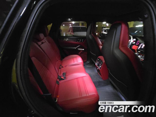 Porsche Cayenne 4.0 Turbo — пробег 15 000 км — фото 5 из 5