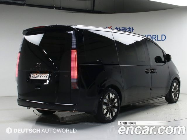 Hyundai Staria 4WD Lounge 9-Seater Inspiration — пробег 58 709 км — фото 2 из 5