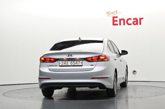 Hyundai AVANTE 1.6 GDI Smart — пробег 63 211 км — фото 4 из 5