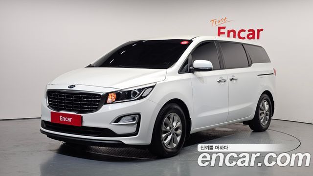 Kia Carnival 11-Seater Deluxe — пробег 117 776 км — фото 1 из 5