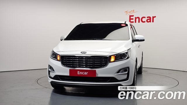 Kia Carnival 11-Seater Deluxe — пробег 117 776 км — фото 3 из 5