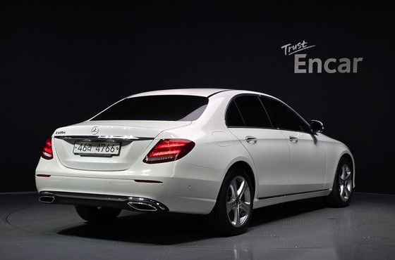 Mercedes-Benz E-Class E220d Avantgarde — пробег 92 094 км — фото 2 из 5