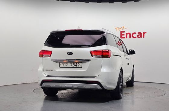 Kia Carnival 9-seater Prestige — пробег 142 248 км — фото 4 из 5