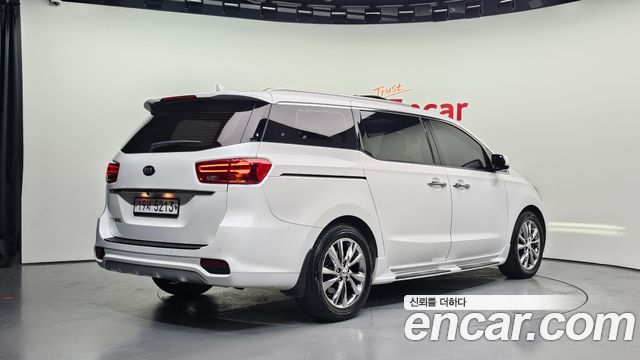 Kia Carnival из Кореи Encar