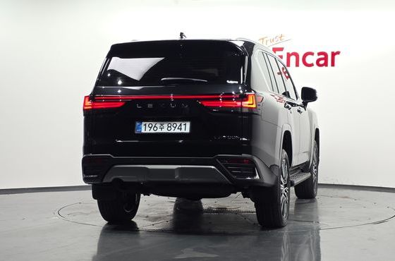 Lexus LX 700h Luxury — пробег 5 км — фото 4 из 5