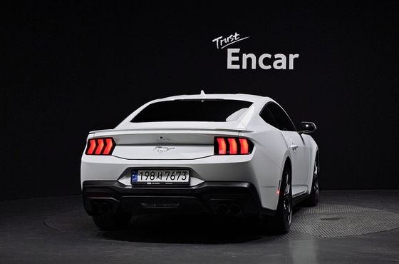 Ford Mustang 2.3 EcoBoost Premium Coupe — пробег 10 935 км — фото 4 из 5