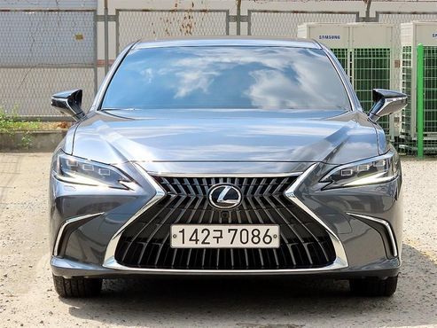 Lexus ES Executive — пробег 17 939 км — фото 1 из 5