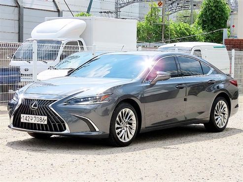 Lexus ES Executive — пробег 17 939 км — фото 2 из 5