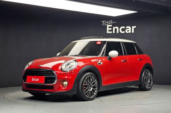 Mini Cooper 5Door HIGH 3rd — пробег 105 206 км — фото 1 из 5