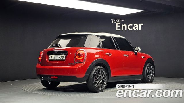 Mini Cooper 5Door HIGH 3rd — пробег 105 206 км — фото 2 из 5