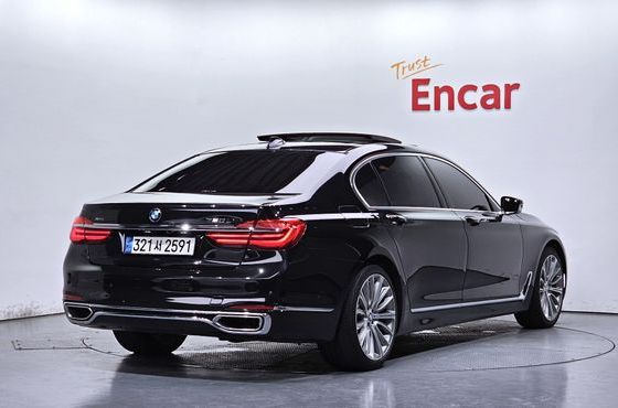 BMW 7-Series 750Li xDrive — пробег 82 590 км — фото 2 из 5