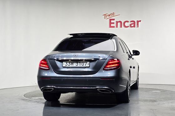 Mercedes-Benz E-Class E400 4MATIC Exclusive — пробег 109 012 км — фото 4 из 5