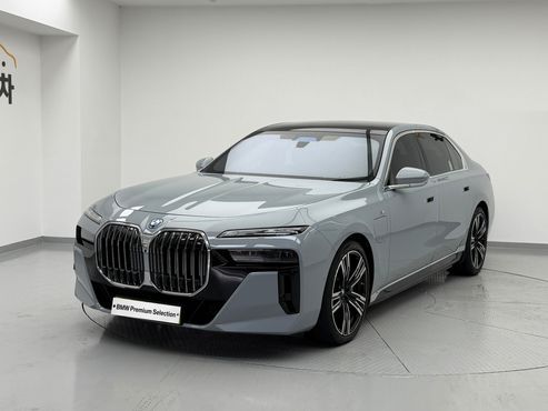 BMW 7-Series 750e xDrive M Sport — пробег 14 300 км — фото 1 из 5