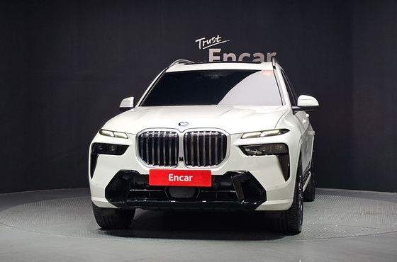 BMW X7 xDrive 40i M Sport 7STR — пробег 25 737 км — фото 3 из 5