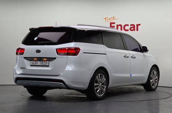 Kia Carnival 9-seater Prestige — пробег 64 021 км — фото 2 из 5