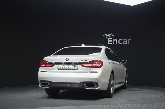 BMW 7-Series 740Li xDrive M Sport Package — пробег 97 529 км — фото 4 из 5