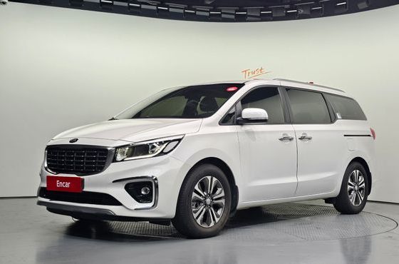 Kia Carnival 9-Seater Luxury — пробег 73 740 км — фото 1 из 5