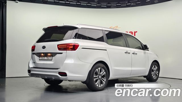 Kia Carnival из Кореи Encar