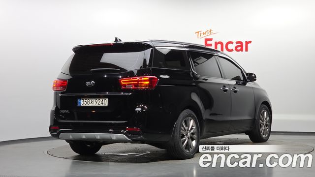 Kia Carnival из Кореи Encar