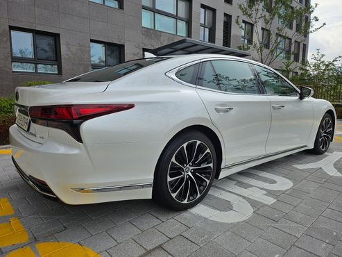 Lexus LS 3.5 Luxury — пробег 900 км — фото 5 из 5