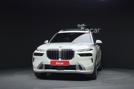 BMW X7 xDrive 40i Design Pure Excellence 7-Seater — пробег 7 539 км — фото 3 из 5