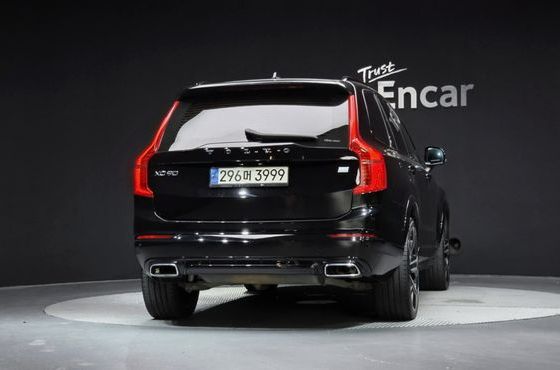 Volvo XC90 T8 R-Design Hybrid — пробег 126 528 км — фото 4 из 5