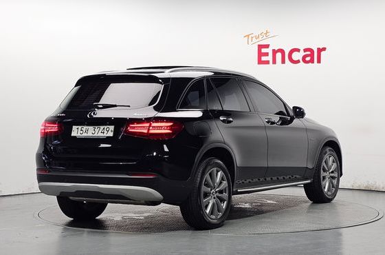 Mercedes-Benz GLC-Class GLC350e 4MATIC Premium — пробег 49 803 км — фото 2 из 5