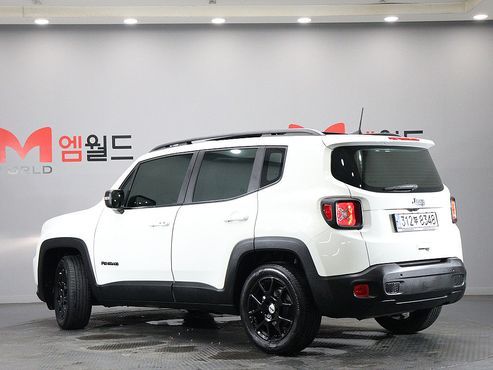 Jeep Renegade 1.3 Longitude — пробег 23 600 км — фото 3 из 5