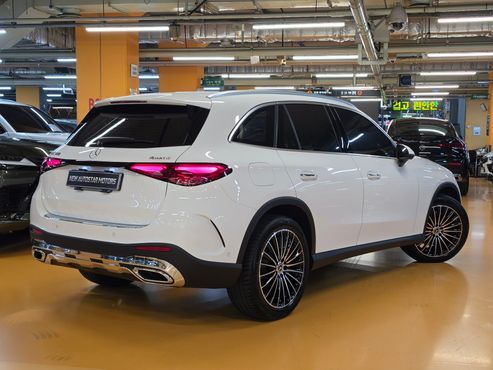 Mercedes-Benz GLC-Class GLC300 4MATIC AMG Line — пробег 2 600 км — фото 2 из 5