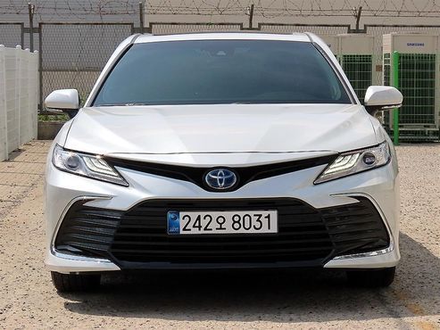 Toyota Camry 2.5 XLE Hybrid — пробег 27 032 км — фото 1 из 5