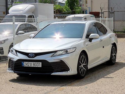 Toyota Camry 2.5 XLE Hybrid — пробег 27 032 км — фото 2 из 5