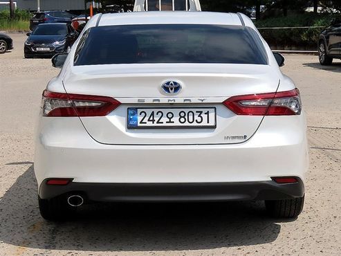 Toyota Camry 2.5 XLE Hybrid — пробег 27 032 км — фото 4 из 5