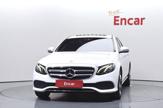Mercedes-Benz E-Class E300 Avantgarde — пробег 100 860 км — фото 3 из 5