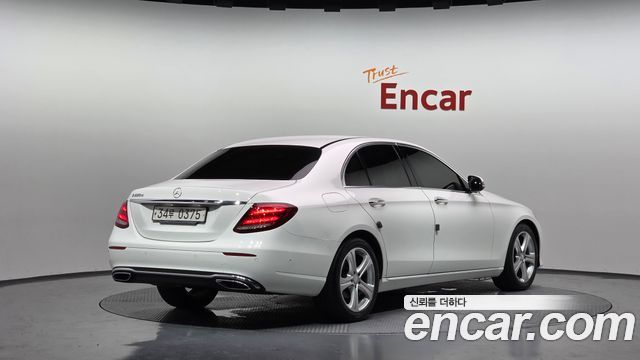 Mercedes-Benz E-Class из Кореи Encar