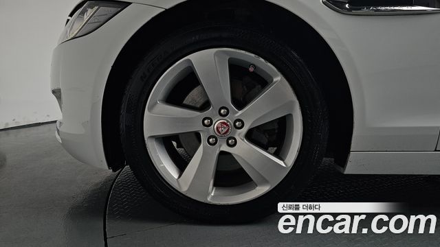 Jaguar XF из Кореи Encar