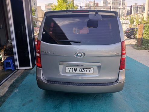 Hyundai Starex 12-Seater Wagon Smart — пробег 204 593 км — фото 4 из 5