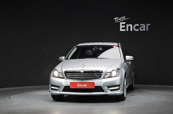 Mercedes-Benz C-Class C200 CGI — пробег 76 120 км — фото 3 из 5