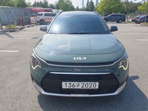Kia Niro Prestige — пробег 71 557 км — фото 3 из 5