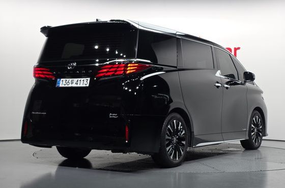 Toyota Alphard 2.5 HEV Executive AWD — пробег 4 989 км — фото 2 из 5