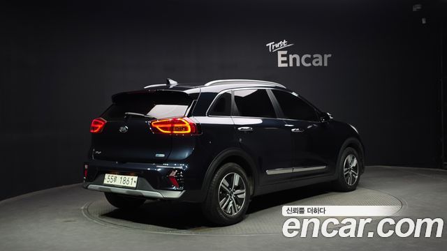 Kia Niro 1.6 HEV Prestige — пробег 49 240 км — фото 2 из 5