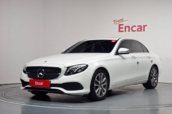 Mercedes-Benz E-Class E300 4MATIC Avnatgarde — пробег 57 847 км — фото 1 из 5