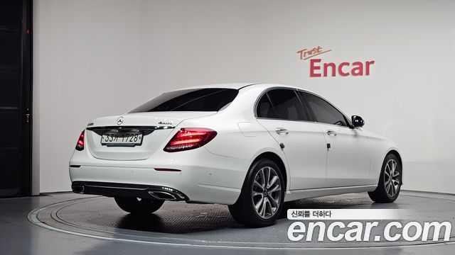 Mercedes-Benz E-Class из Кореи Encar