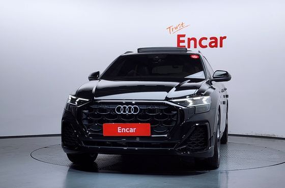 Audi Q8 55 TFSI Quattro Premium — пробег 8 010 км — фото 3 из 5
