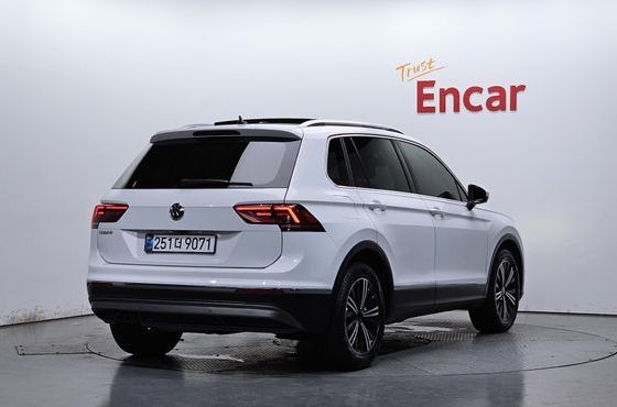 Volkswagen Tiguan 2.0 TDI Prestige — пробег 114 408 км — фото 2 из 5
