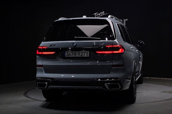 BMW X7 xDrive 40d M Sport 7 STR — пробег 5 000 км — фото 4 из 5