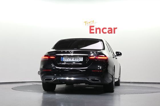 Mercedes-Benz E-Class E220d 4MATIC AMG Line — пробег 75 870 км — фото 4 из 5