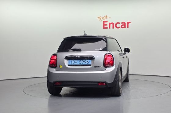 Mini Cooper SE Electric 3rd — пробег 20 355 км — фото 4 из 5