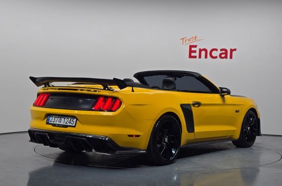 Ford Mustang GT Convertible — пробег 134 051 км — фото 2 из 5